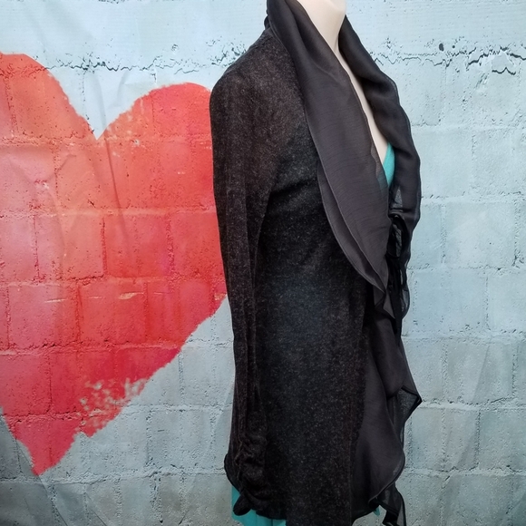 V Christina  cardigan size small - Picture 4 of 6